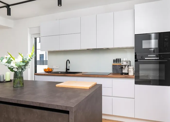 Sky View Willa Vodice